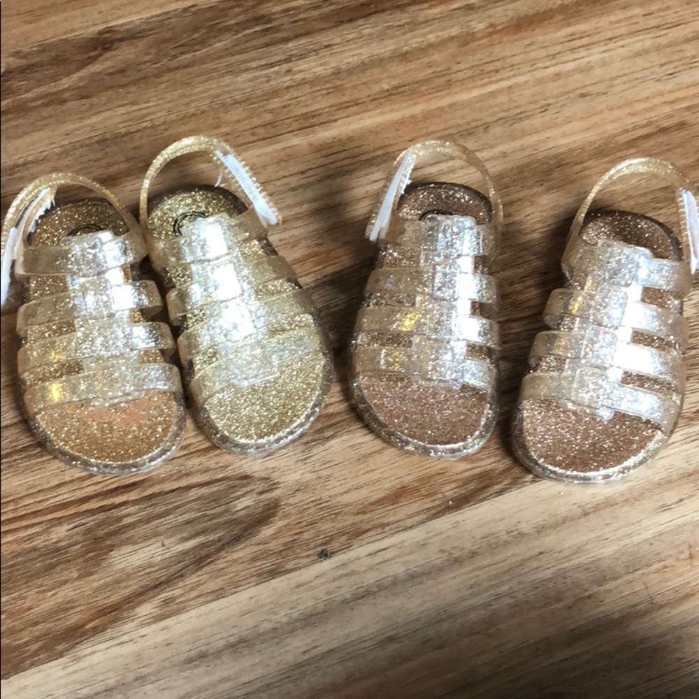 NWOT toddler gold jellies